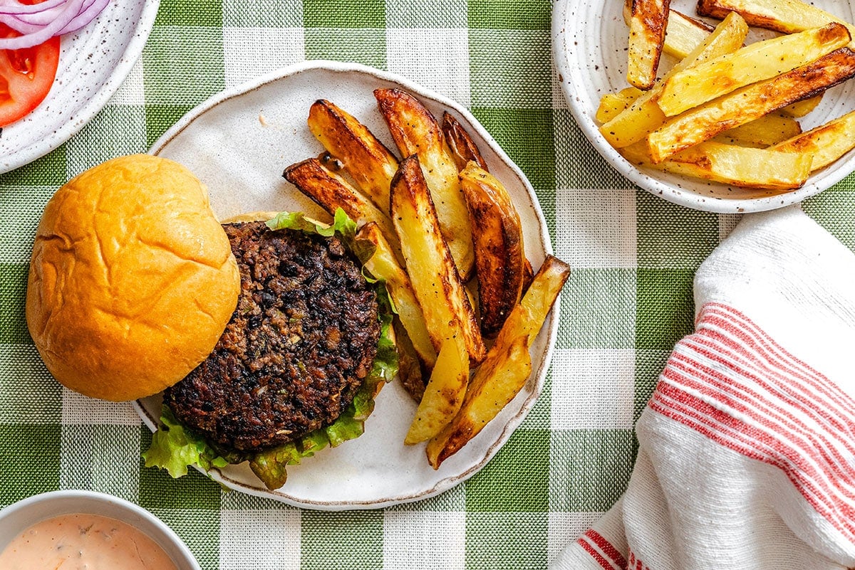 Master Easy Black Bean Burgers: Healthy, Flavorful & Budget-Friendly